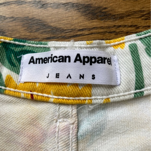 Iconic American Apparel sunflower shorts (size 24/25) - Picture 7 of 11